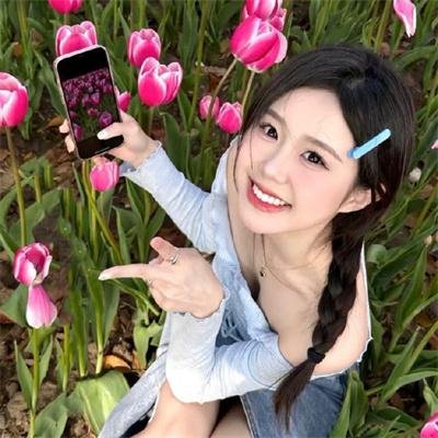 红衣小女孩